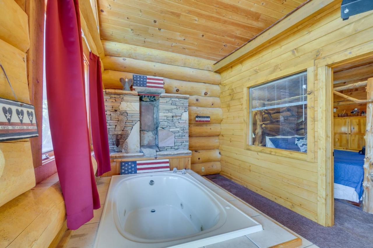 Idyllic Gatlinburg Cabin With Hot Tub And Balcony! Exteriér fotografie